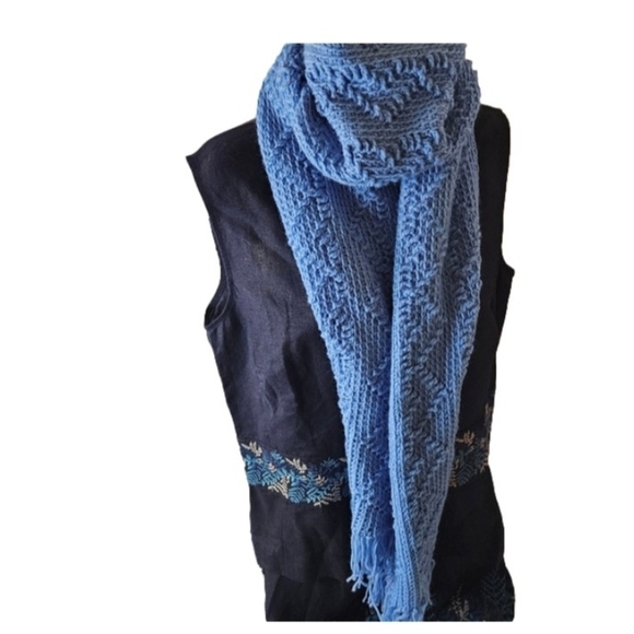 Hand knit scarves Crochet Blue Double cable stitch Triangular pattern with Tazel - Picture 4 of 16